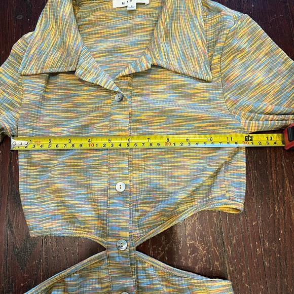 Mable multi colour cut out long sleeve dress with shiny buttons - Picture 9 of 10